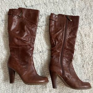 Women’s Guess brown boots